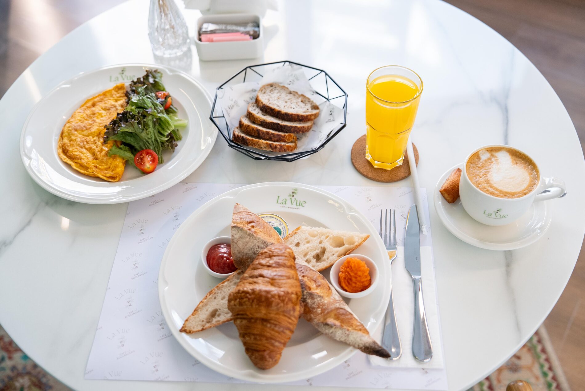 La Vue Café - breakfast, overhead