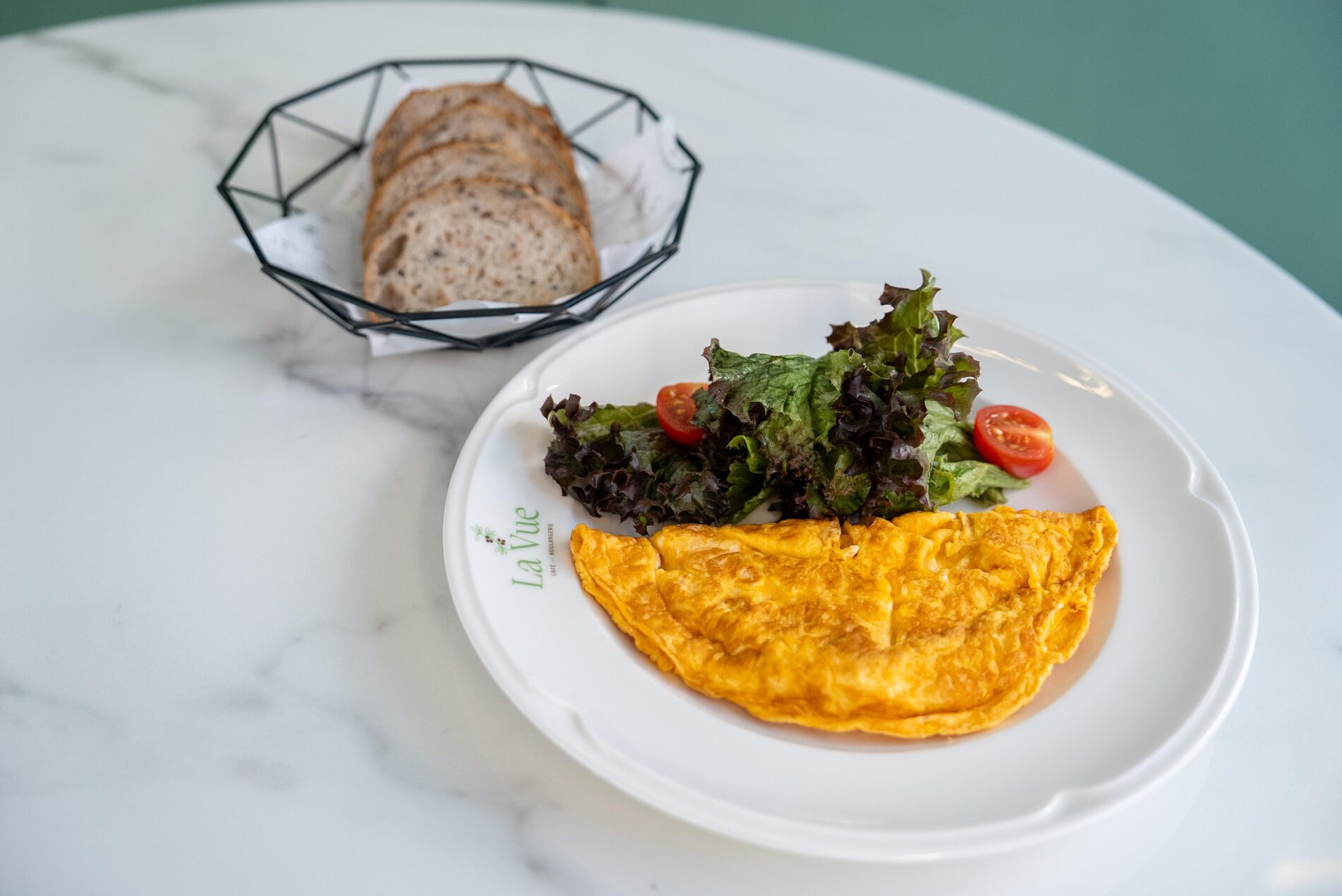La Vue Café - omelette plate