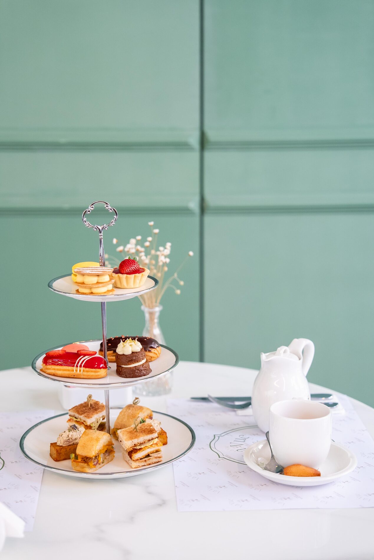 La Vue Café - afternoon tea tier