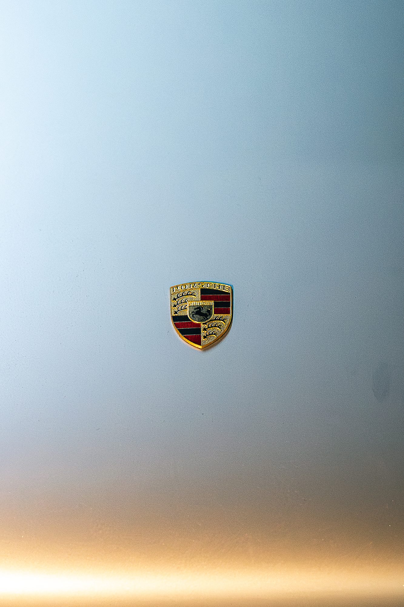 Icons of Porsche - the crest