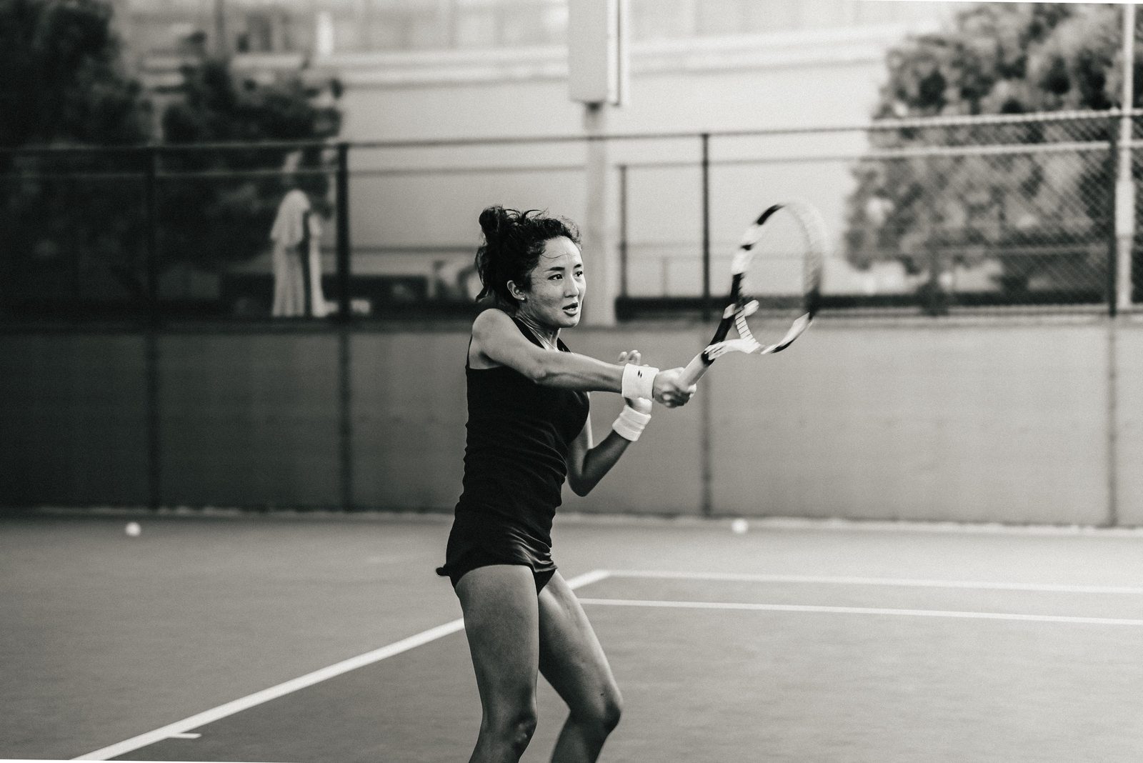 Tennis 360 - black and white
